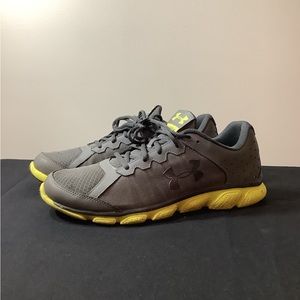 Under Armour Assert 6